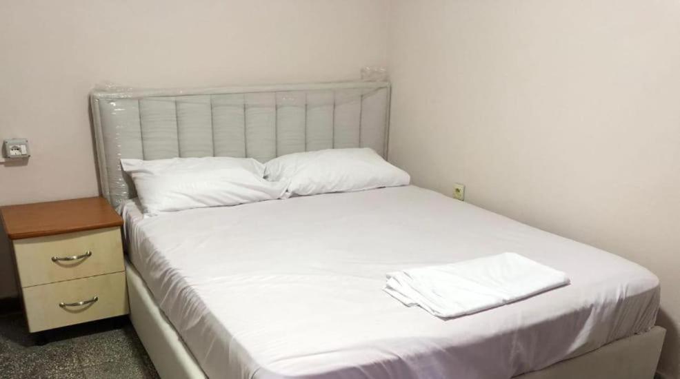 Royal Hostel 地拉那 外观 照片