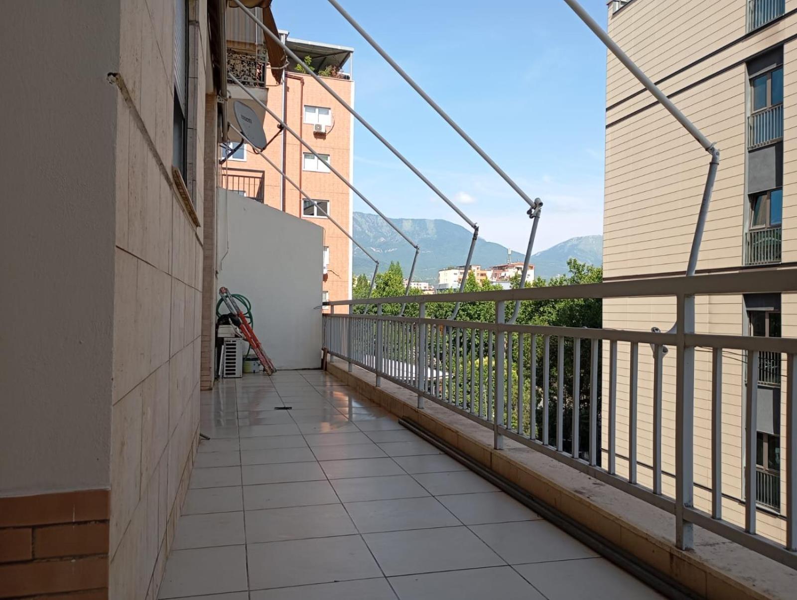 Royal Hostel 地拉那 外观 照片